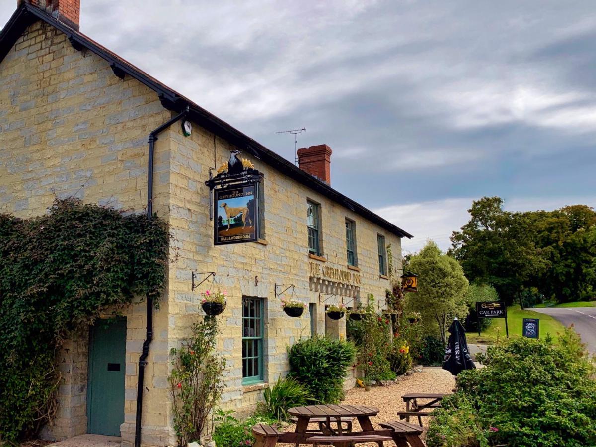 The Greyhound Inn Taunton Exterior photo