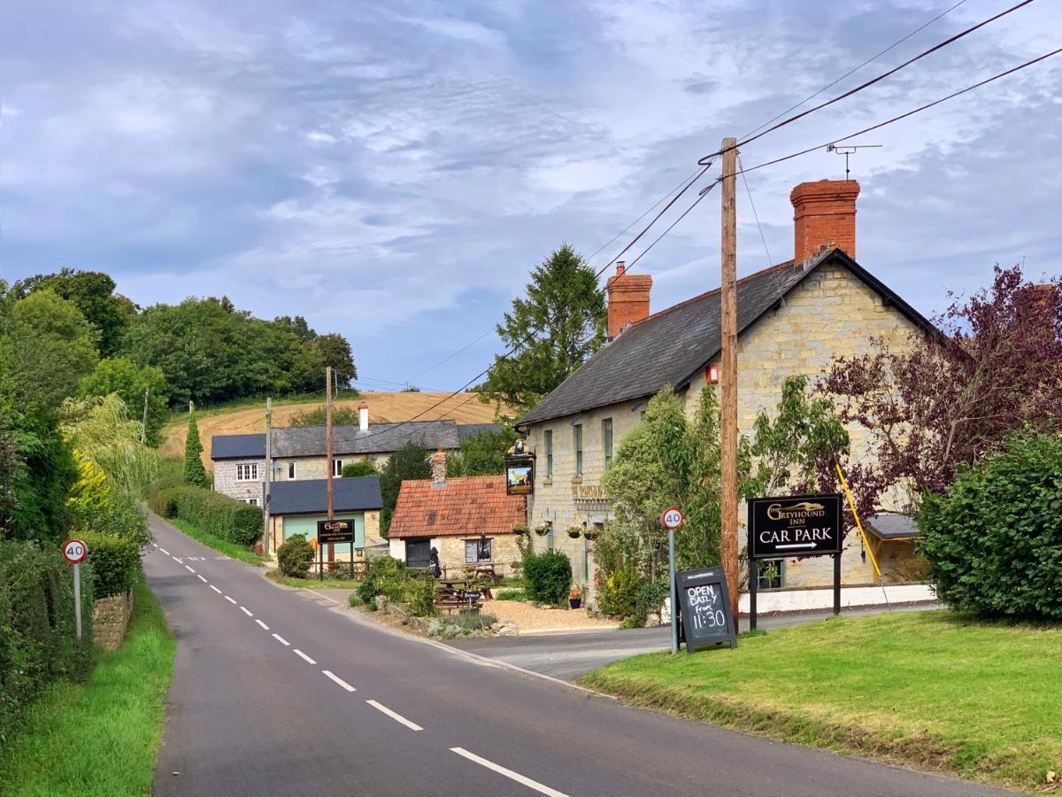 The Greyhound Inn Taunton Exterior photo