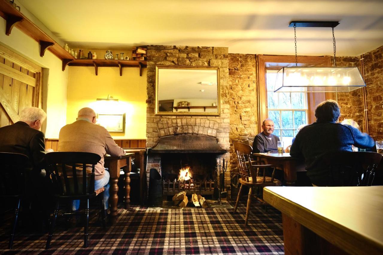 The Greyhound Inn Taunton Exterior photo