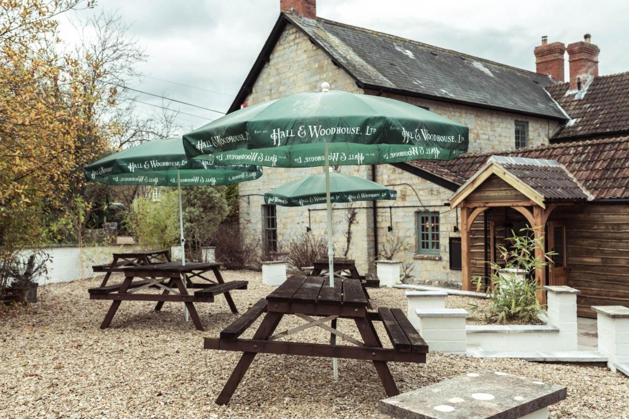 The Greyhound Inn Taunton Exterior photo